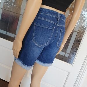 LIVERPOOL SHORTS SZ 6